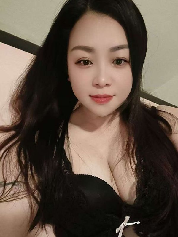 亚洲女孩琳琳 — Kladno, foto 2