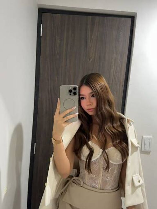 Khloe — Martin, foto 2