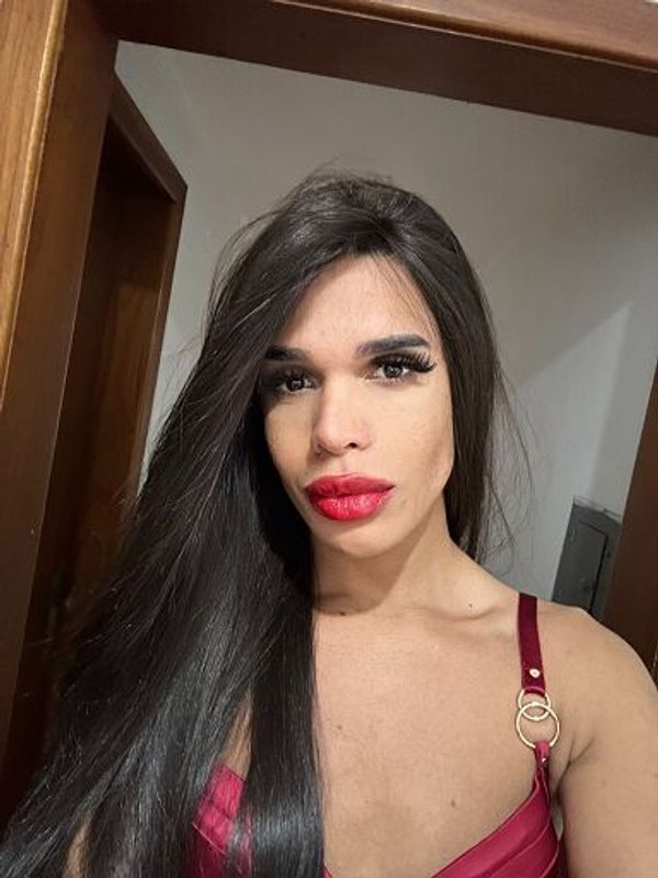 Tiffany Ferrari — Bratislava, foto 5