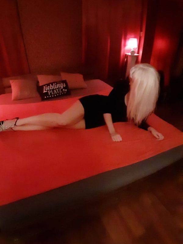 Leona — Praha, foto 1