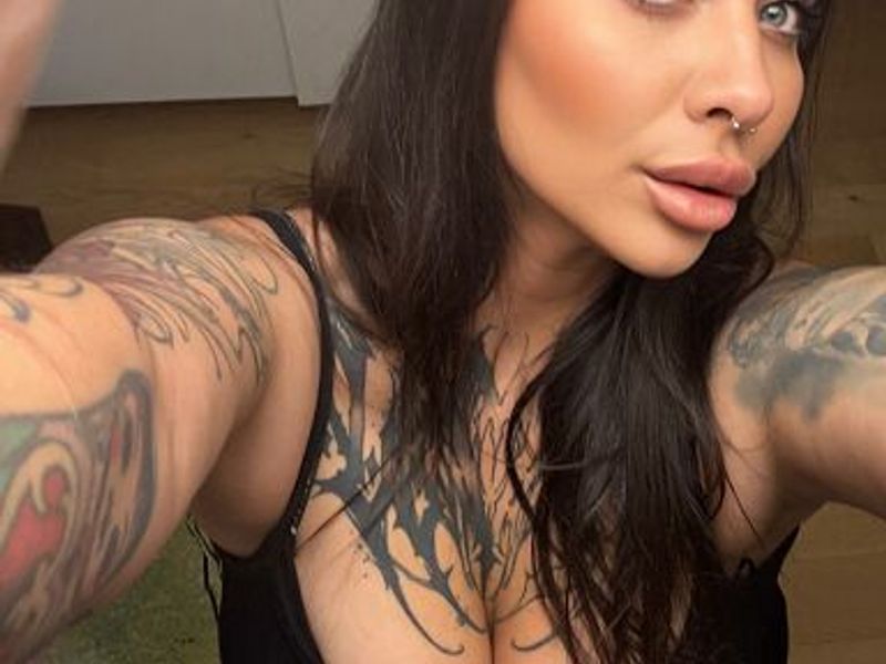 Domina Noir — foto 2