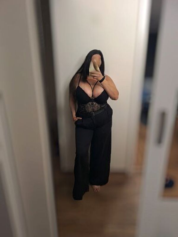 Ria Escort