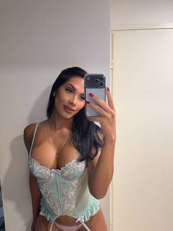 Karla Valentina — Bratislava, foto 2